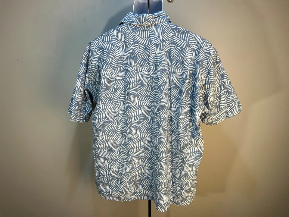 Orvis Men's blue and white palm pattern short sleeve shirt XL EUC - Image 3 of 4