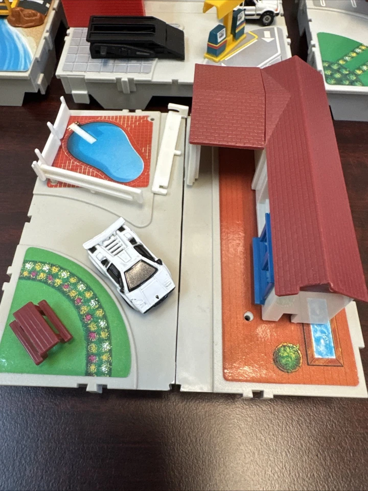 Vintage Galoob Micro Machine Fold Up Travel City Playset Vehicles - 8 Sets -Read - Image 4 of 4