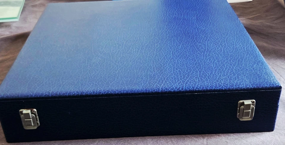 Jeu d’Échecs en Verre Dépoli et Transparent complet + Coffret Bleu - Photo 3/4