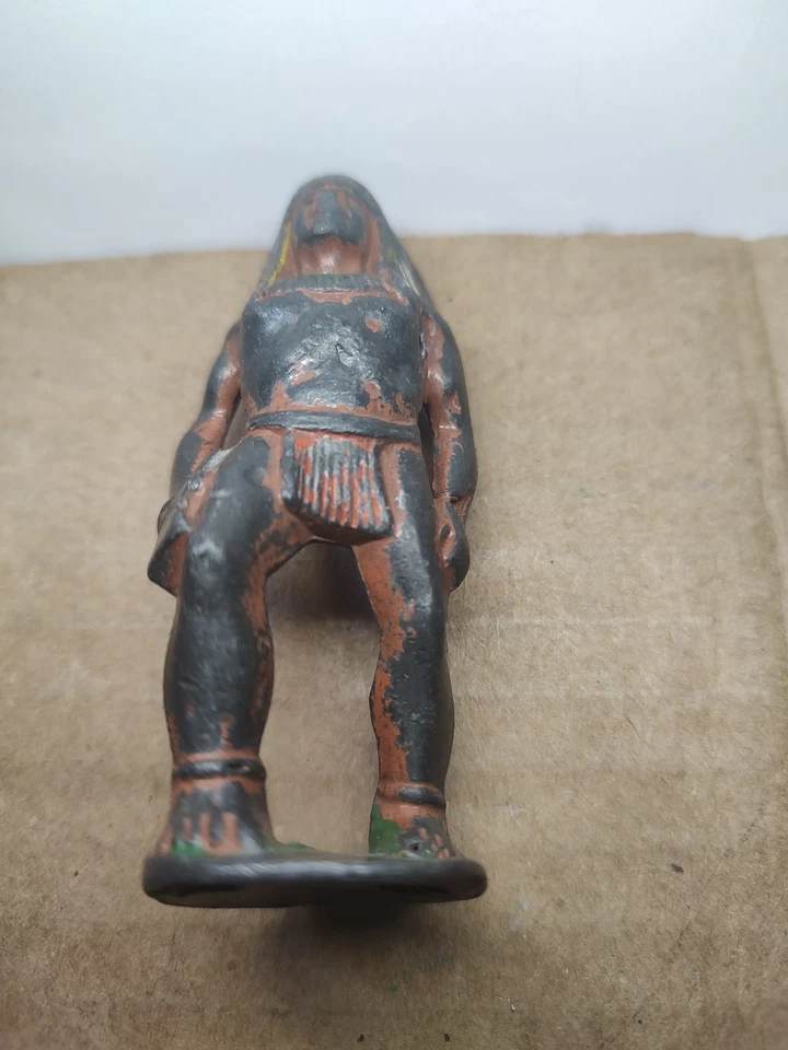 Raro Manoil M37 indio con hacha Foto 3 de 3