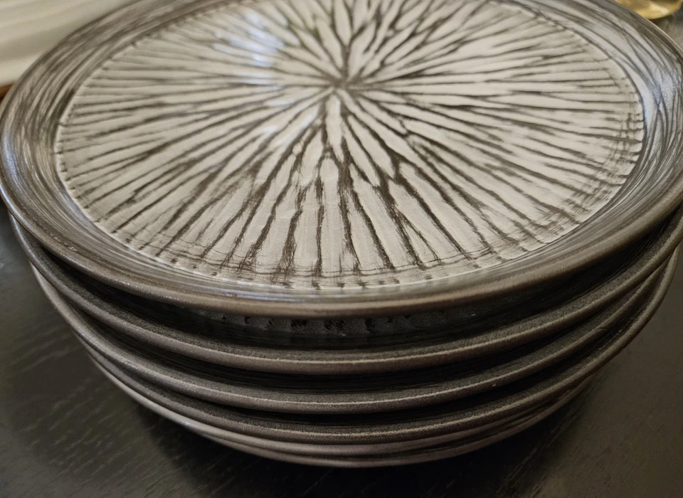 Juego de seis platos planos redondos gris gres Stella parque infantil 23 cm Foto 3 de 4