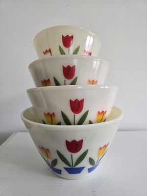 Vintage Set Of (4) Anchor Hocking Fire King Ovenware Tulip Nesting Bowls 