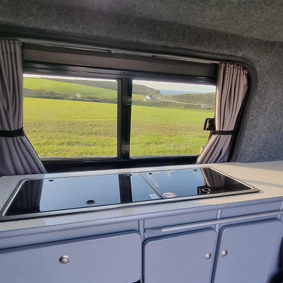 Citroen Dispatch Premium 2 x Side Window, 1 x Barndoor Curtain Van-X
