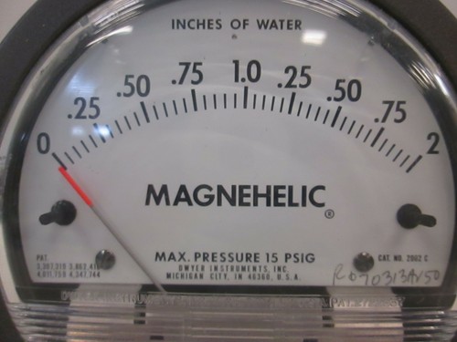 Magnehelic 2002 C Water Gauge, 0-2 Inches, Used - Picture 2 of 4