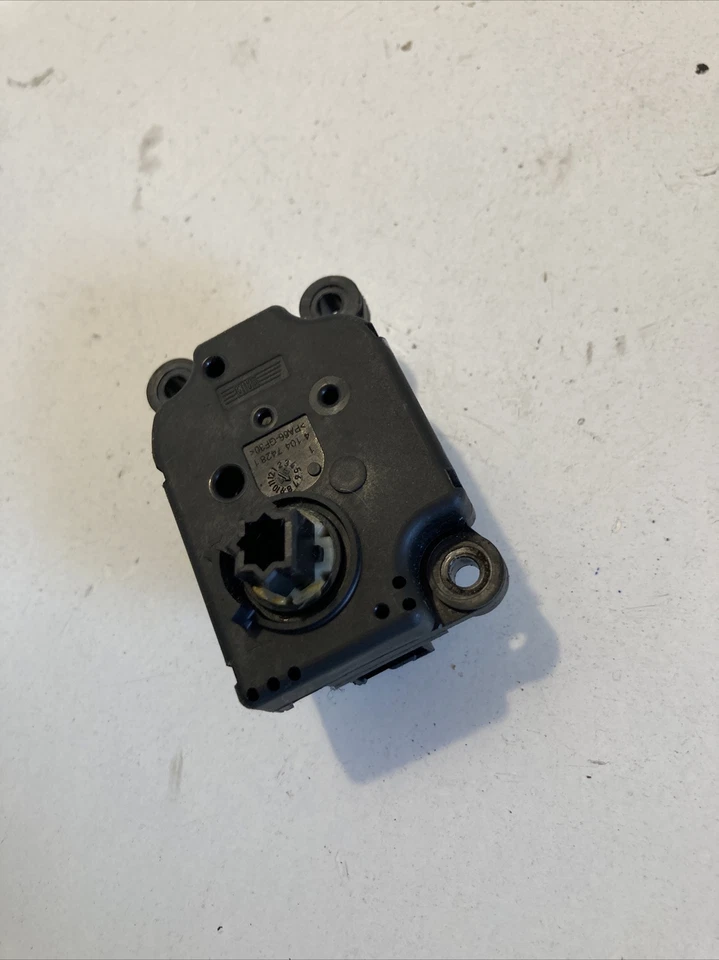 Saab 9-3 flap motor 09180200 genuine 1.9 TiD 2008 RHD - Image 2 of 4