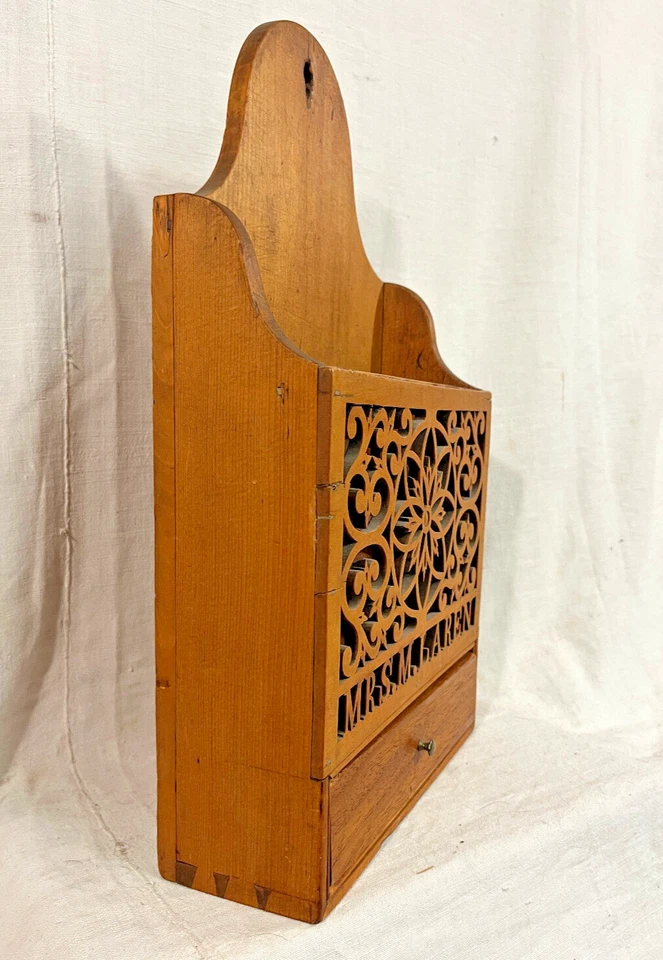 Antique Early American Hanging Wall Box, Cutout Scroll Work, prob. PA c 1830-50s - Image 4 of 4