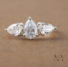 Anello di fidanzamento tre pietre moissanite taglio pera 2,10 carati oro bianco massiccio 14 carati