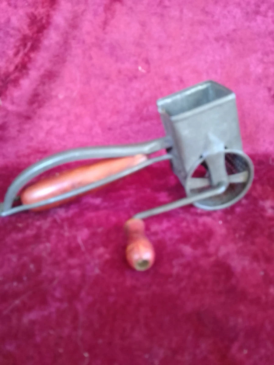 Lot De 3 Ustensiles Cuisine Vintage – Batteur, Râpe, Rouleau, Manches Verts