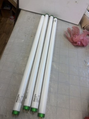 NEW Philips F17T8/TL835 Fluorescent 17W Lamp  24'' USA MADE 2FT ALTO  Qty 4 