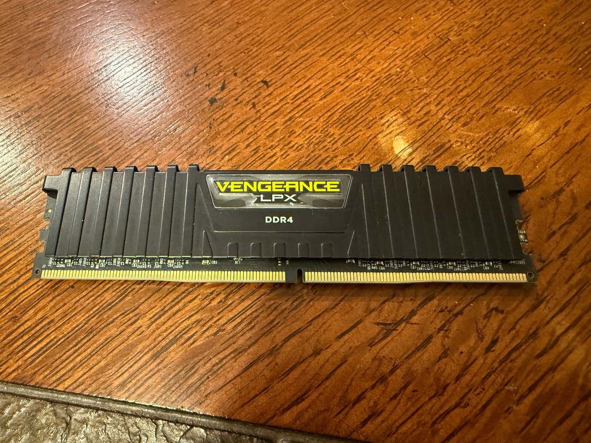 CORSAIR Vengeance LPX DDR4 RAM 16GB 2133MHz CL18-22-22-42 1.35V