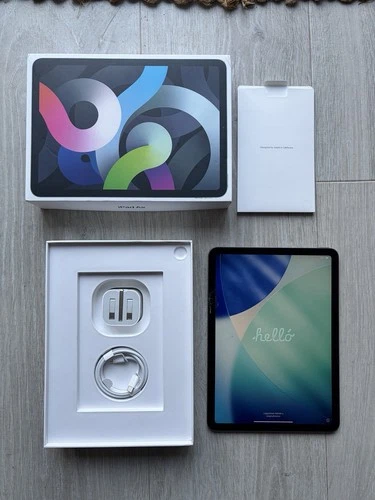 Apple iPad Air 4th Gen 64GB Wi-Fi 10.9” Space Grey *Cracked Screen - Works Well*