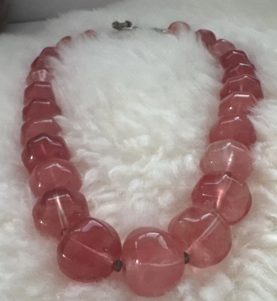 Collar de cuentas de cuarzo fresa con cierre de palanca 18" Foto 2 de 4