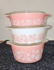 Vtg Pyrex Gooseberry 3 graduated Casseroles pink and white W/ lids