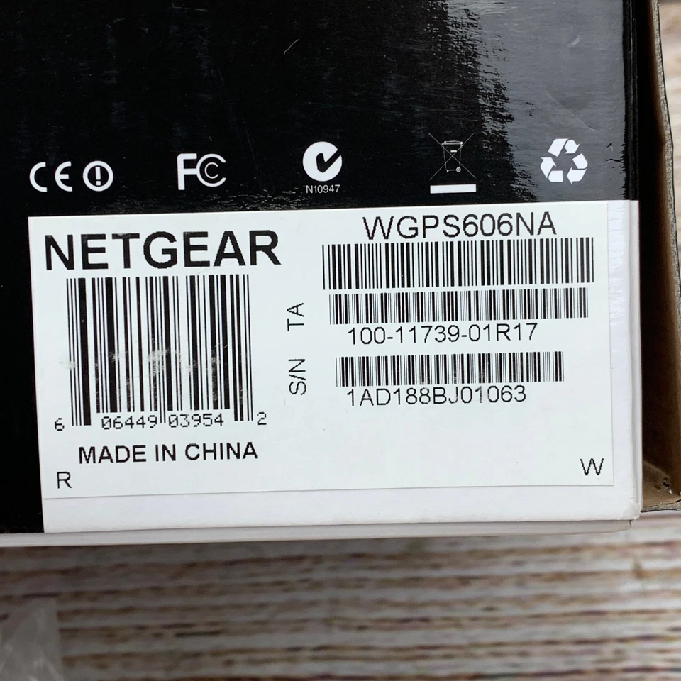 NETGEAR WGPS606 54 Mbps Wireless Print Server With 4 Port Switch Unused - Image 2 of 4