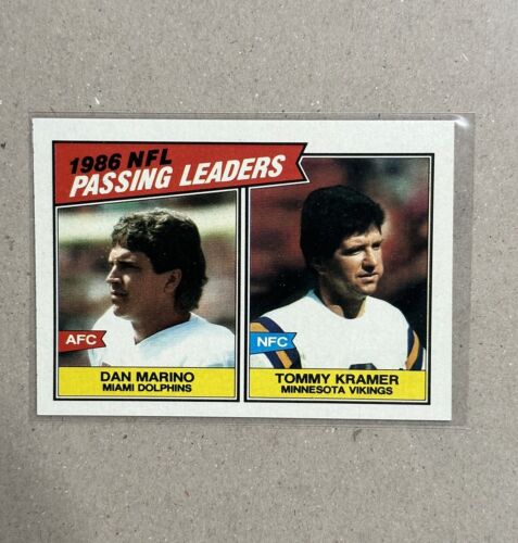 1987 Topps 1986 NFL Passing Leaders Dan Marino, Tommy Kramer #227 SPEDIZIONE PWE - Foto 1 di 2