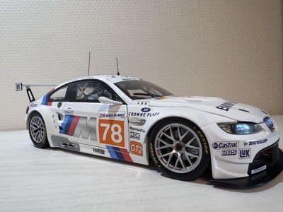 MINICHAMPS BMW M3 GT2 2010年モデル MINICHAMPS BMW M3 GT2 2010 Racing Car Model 1/18 Scale