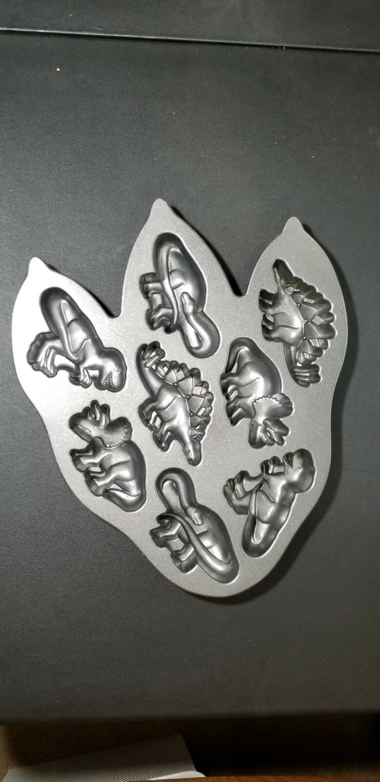 Nordic Ware USA Dinosaur Muffin Baking Pan 4 Different Dinosaurs 3 Cup