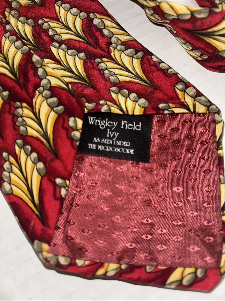 Corbata de cuello rara Cachorros Wrigley Ivy Marshall Fields Chicago Coll. Designer Red Biege Foto 2 de 4