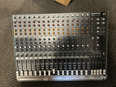 Mackie 1604-VLZ3 Premium 16-Channel Mic/Line Mixer w/ Power Cord