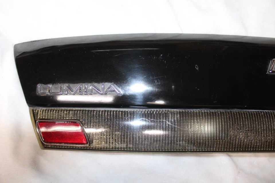 95-99 Chevy LUMINA LUZ TRASERA LUZ TRASERA BAÚL TAPA MOLDURA PANEL LIMPIO Foto 2 de 4