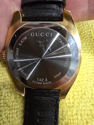 Gucci 142.3 Quartz Analog Leather Men's Watch Swiss Made Preowned
