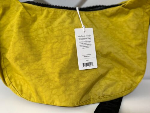 NEW Baggu Medium Crescent Crossbody Sling Bag SOUR - Picture 6 of 7