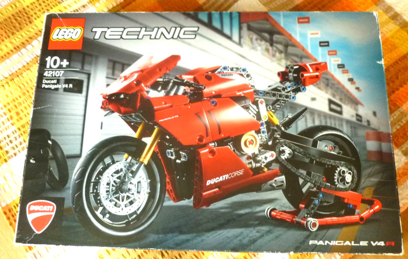 lego technic kit ducati panigale v4R motorcycle 42107 complete