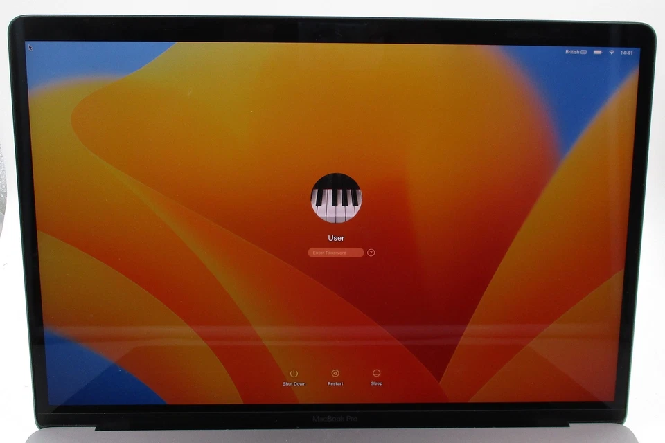 Apple MacBook Pro 15" 2017 TouchBar QuadCore i7 16GB RAM 256GB SSD Radeon Pro - Image 3 of 4