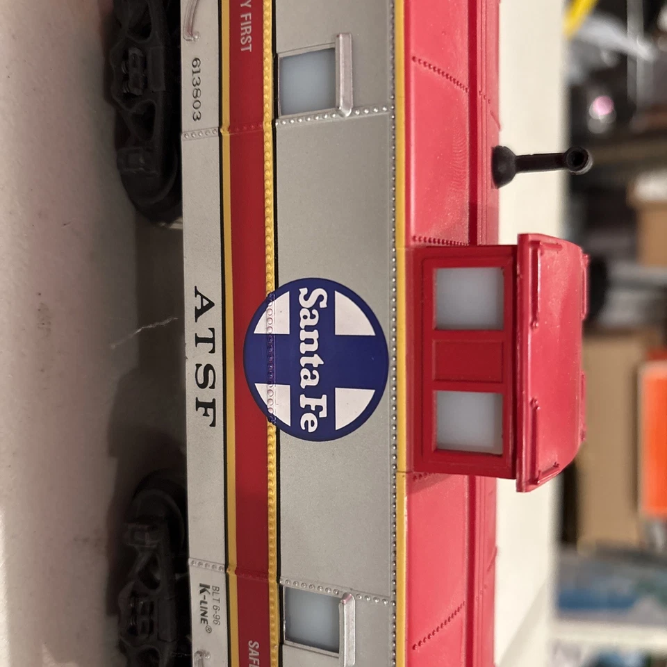  K-line Santa Fe Caboose "SAFETY FIRST" ATSF 613803 Illuminated Works  - Image 3 of 4