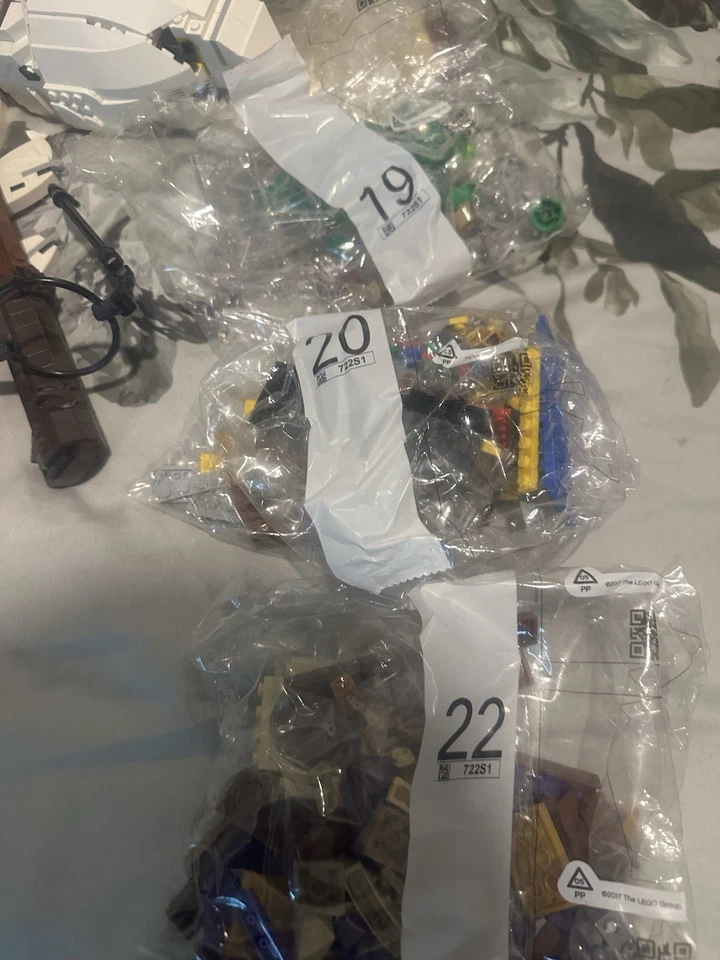 LEGO Harry Potter 76391 Hogwarts Icons Collectors' Edition, photo 3 of 3