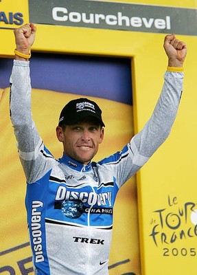 Lance Armstrong of the US Discovery Channel team celebrates regain- 2005 Photo