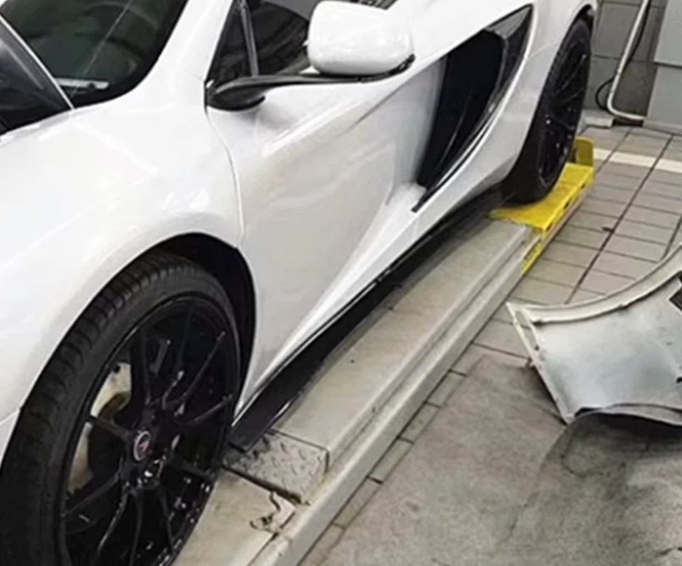 4x Cubierta de divisores laterales de faldón lateral de fibra de carbono real para McLaren 650S 2013-2018 Foto 3 de 4