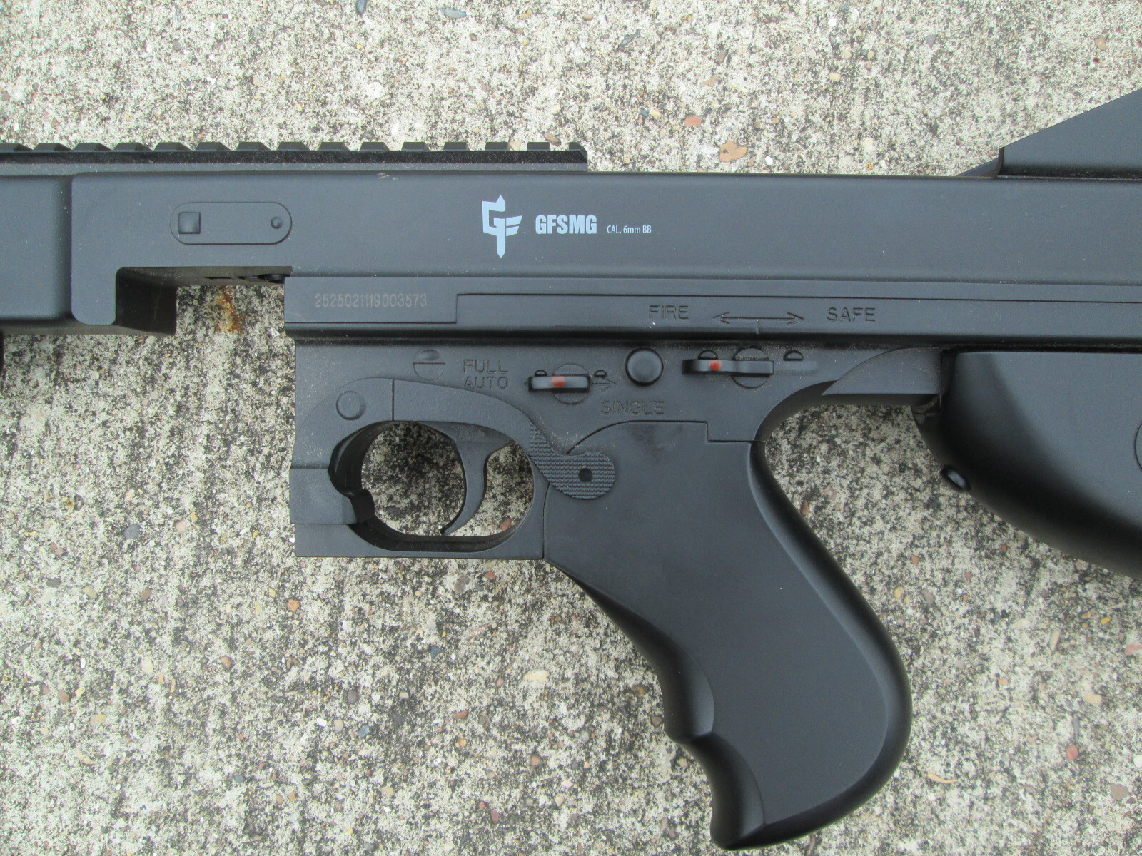 Black Crosman GFSMG Airsoft Thompson SMG Full Auto/Single Shot With