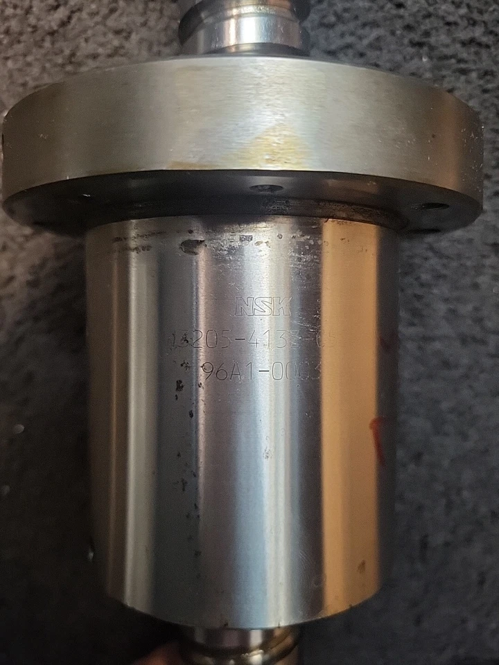 NSK W3205-413Z-C5Z 滚珠螺丝,Z 轴,从 ENSHU S300 拉出 — 第 3/4 张图片