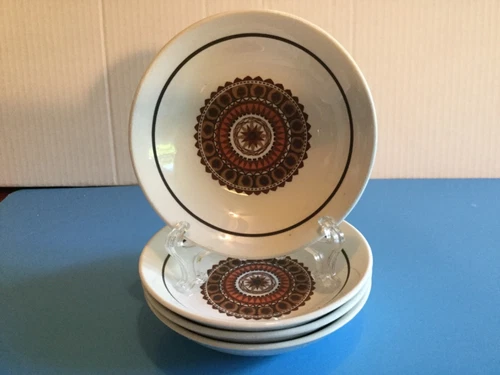 Swinnertons Aztec Berry Bowls 4 Vintage International ironstone Salem England