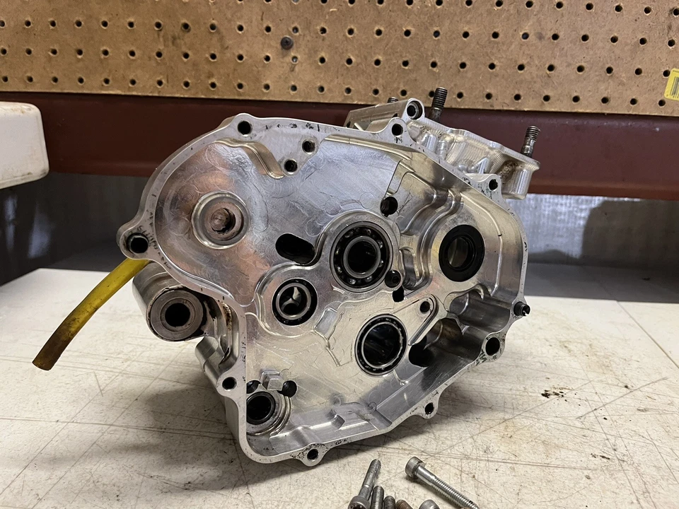 2014 Cobra CX65 Center Cases Crankcases Left And Right Center Cases HAS DAMAGE - Image 4 of 4