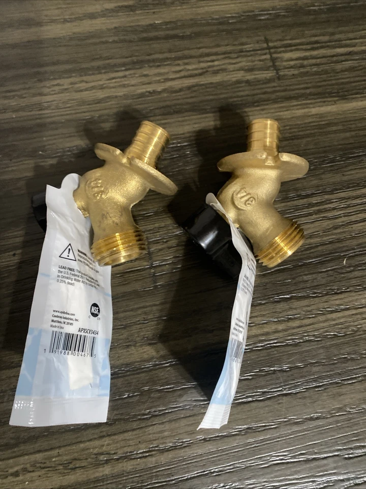 Lot-2 Apollo 3/4 in. Brass PEX-B Barb x 3/4 in. Garden Hose Thread, Brass - Image 4 of 4