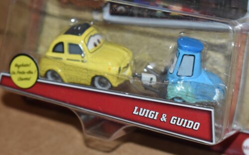 Disney Pixar Cars Welcome to Radiator Springs LUIGI & GUIDO mit Schlüsselanhänger NEU - Bild 4 von 6