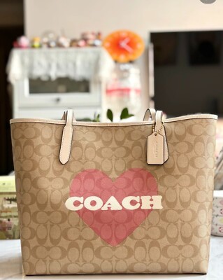 NWT Coach City Tote In Signature Canvas With Heart Print