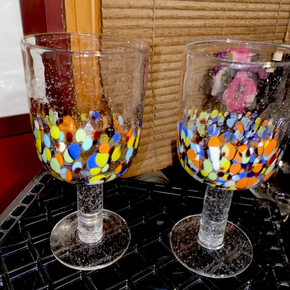 Mosaico de confeti mexicano copa de vidrio soplado a mano copa de vino 8" Foto 2 de 4