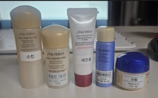 SHISEIDO Vital Perfection 5-piece travel kit