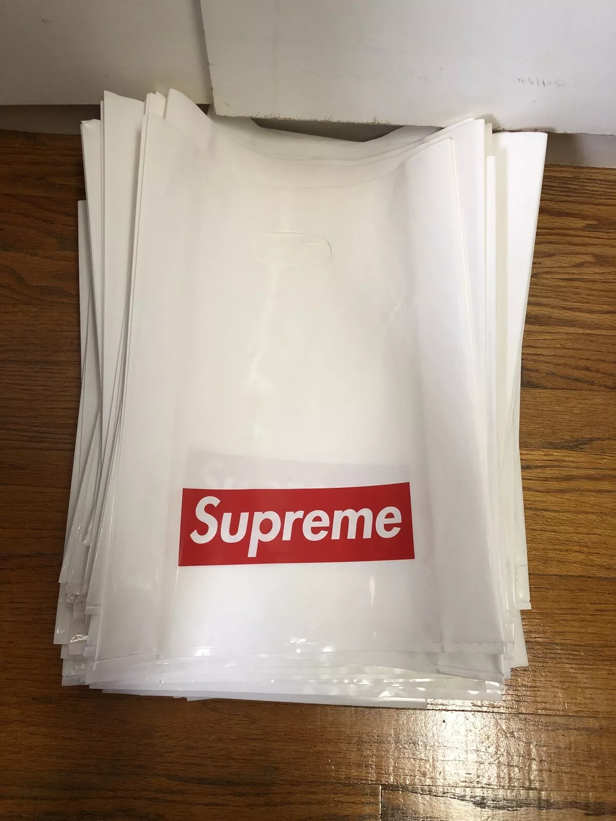 Sac à provisions en plastique blanc Supreme boîte rouge logo 13