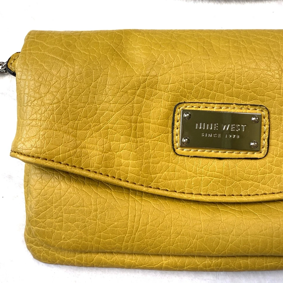 Nine West Bolso de Mano Cartera Amarillo Convertible Bandolera Bolso sin asas Muñequera Plegable Dorado Foto 2 de 4