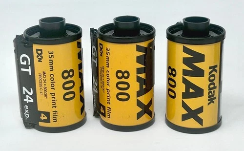 13 Rolls VTG Expired 35mm Film Lot B&W & Color w/Cases- Unit T56 image 4