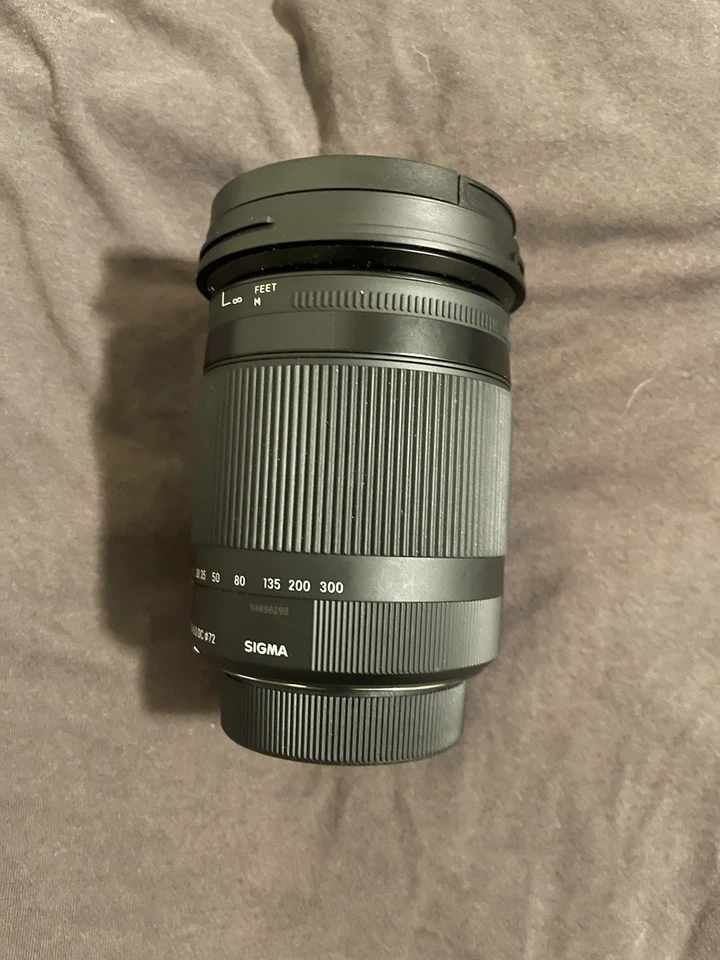 Sigma 18-300mm 1:3.5-6.3 DC - Image 2 of 4