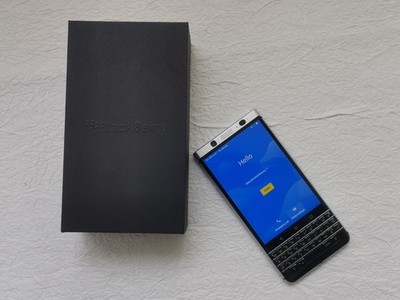 BlackBerry KEY one - 32 GB 3GB RAM - Silver/Black Unlocked 4G Smartphone z8