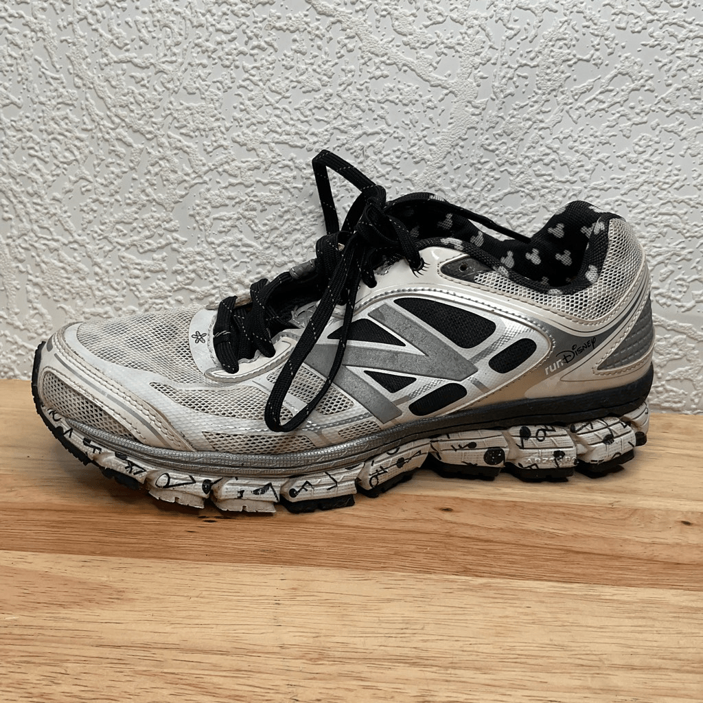 New Balance Womens 2014 Run Disney Minnie Mouse Running Shoes