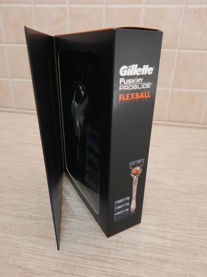 Gillette SPECTRE 007 Fusion Proglide Power Rasoio Uomo con Tecnologia Flexball - Immagine 4 di 4