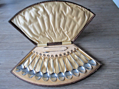 Set mit 12 silbernen Hammerkopf Kaffeelöffeln und Zuckerzange, Birm' 1926