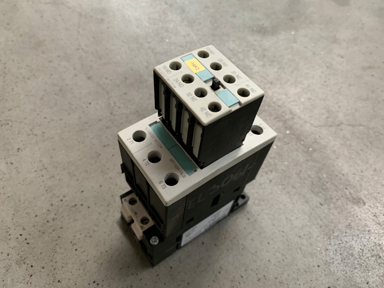 SIEMENS 3RT1034-1AP00 3RT1034-1AP00
